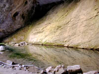 Капова пещера, голубое озеро